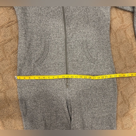 ROOTS Cabin Super Comfy Paiama Onesie - Picture 7 of 10